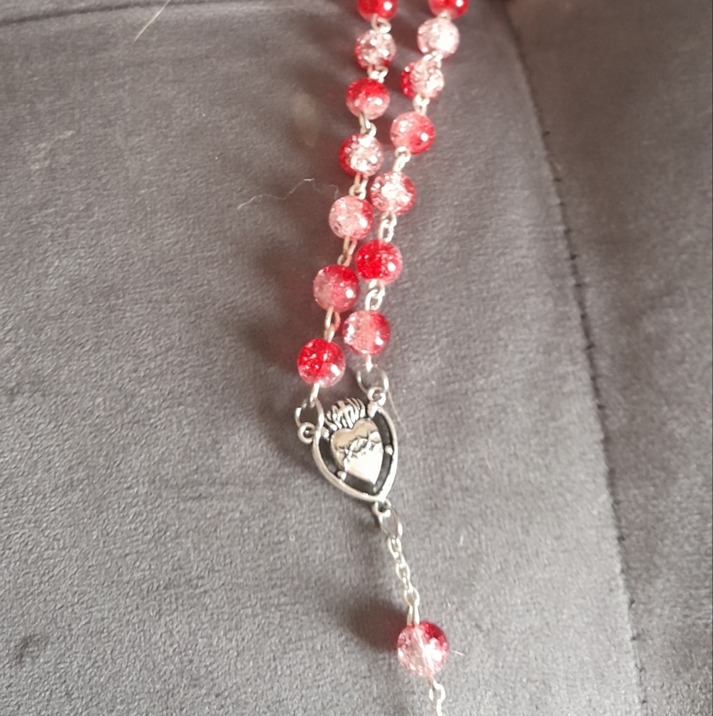 Red and White Crackle 8mm Sacred Heart Chaplet Rosary